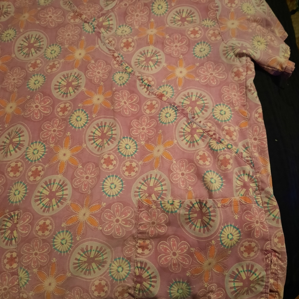 Two scrub tops - Picture 2 of 9